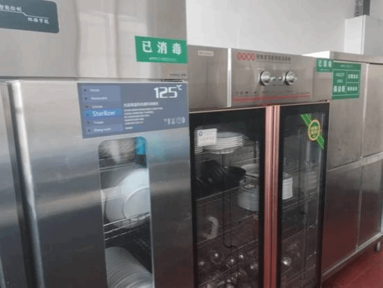 三食堂消毒柜照片