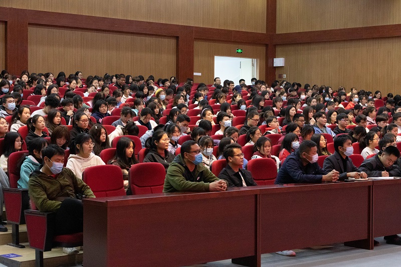 讲座现场.jpg 讲座现场.jpg