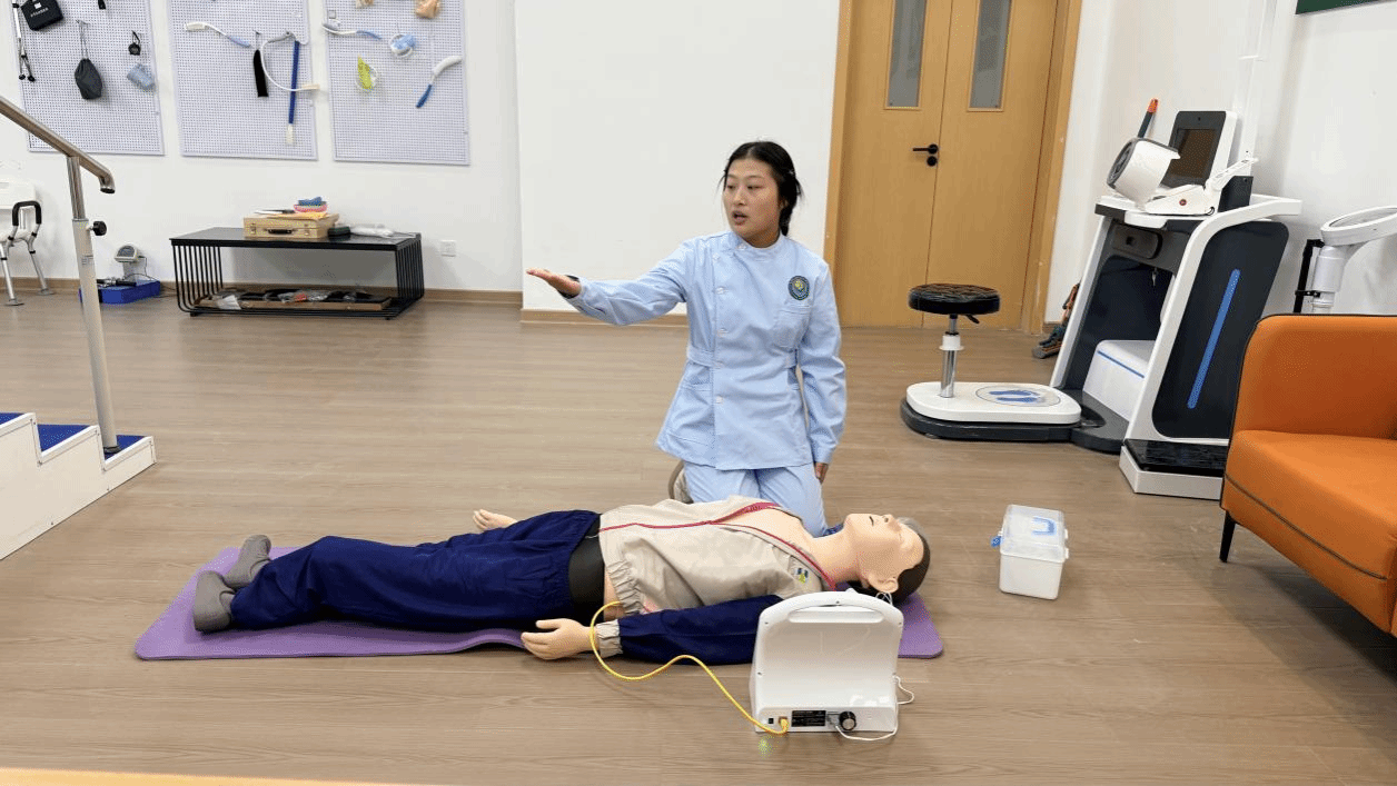 以赛促练，护航生命：我校成功举办基础生命支持与AED情景赛